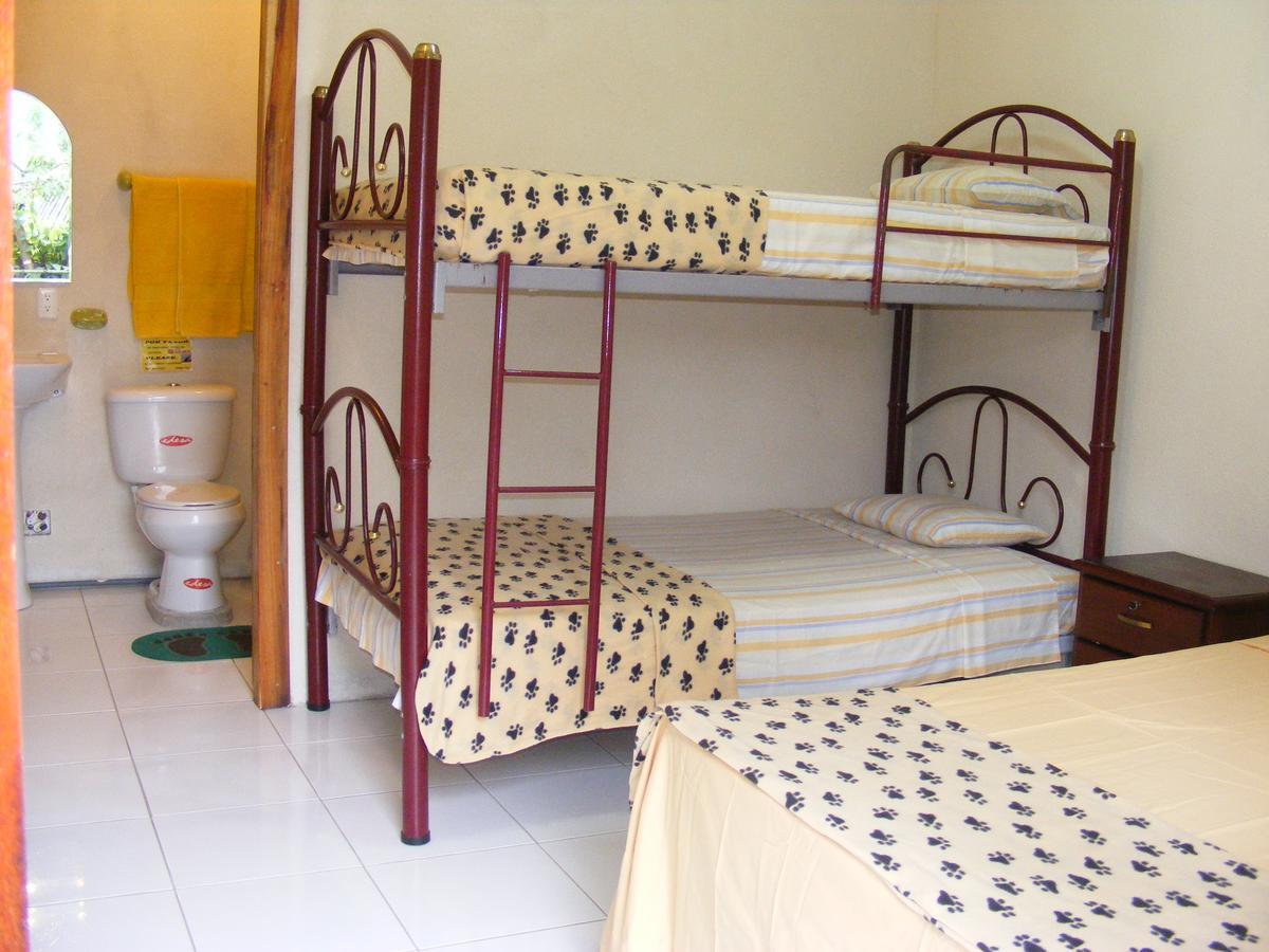 Hostal Maxima Puerto López Εξωτερικό φωτογραφία